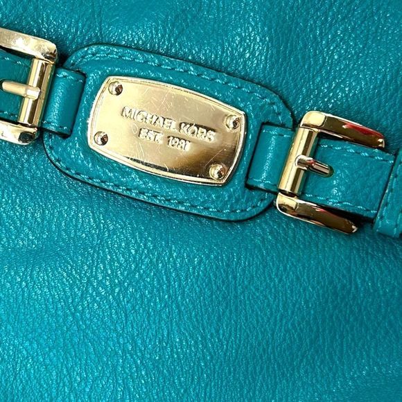 Michael Kors Cross Body Ostrich Print Chain Link Bag - Picture 4 of 10